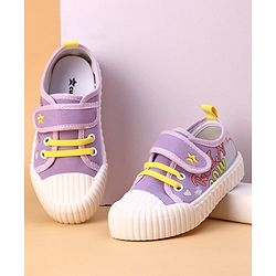 Cute Walk by Babyhug Casual Shoes with Velcro Closure Text Design - Black