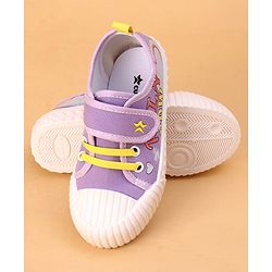 Cute Walk by Babyhug Casual Shoes with Velcro Closure Text Design - Black
