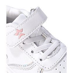 Cute Walk by Babyhug Sneakers with Velcro Closure - White