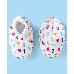 Babyhug 100% Cotton Knit Mitten & Booties With Numeric Print - White