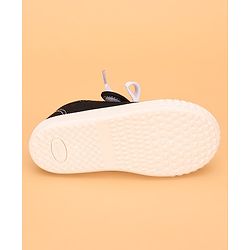 Cute Walk by Babyhug Velcro Casual Shoes- Black
