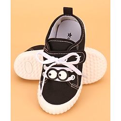 Cute Walk by Babyhug Velcro Casual Shoes- Black