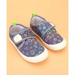 Cute Walk by Babyhug Casual Shoes with Velcro Trophy Print - Blue