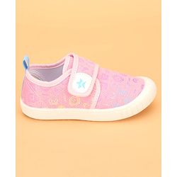 Cute Walk by Babyhug Casual Shoes with Velcro Trophy Print - Blue