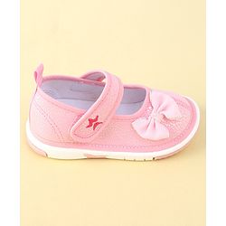Cute Walk by Babyhug Velcro Closure Sequinned Sandals with Bow Applique - Pink