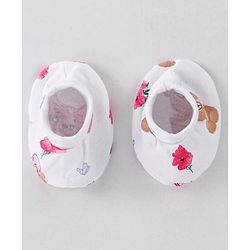 Babyhug 100% Cotton Interlock Knit Cap Mittens & Booties Set with Teddy Bear Print - White