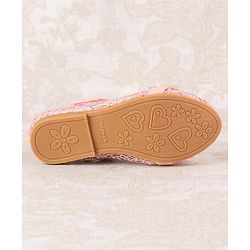 Cute Walk by Babyhug Velcro Closure Floral Applique Bellies - Pink