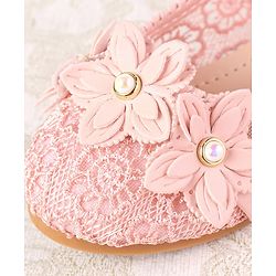 Cute Walk by Babyhug Velcro Closure Floral Applique Bellies - Pink