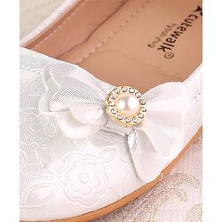 Cute Walk by Babyhug Ballerinas with Velcro Closure &  Bow Applique - White