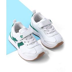 Cute Walk by Babyhug Velcro Closure Sneakers - White & Green
