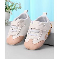 Cute Walk by Babyhug Colour Blocked Velcro Closure Booties With Text Embroidery - Pink