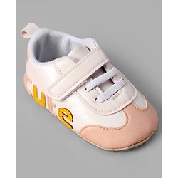 Cute Walk by Babyhug Colour Blocked Velcro Closure Booties With Text Embroidery - Pink