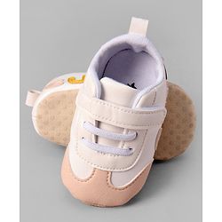 Cute Walk by Babyhug Colour Blocked Velcro Closure Booties With Text Embroidery - Pink