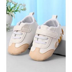 Cute Walk by Babyhug Colour Blocked Velcro Closure Booties With Text Embroidery - Pink