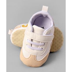 Cute Walk by Babyhug Colour Blocked Velcro Closure Booties With Text Embroidery - Pink