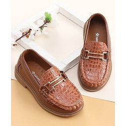 Cute Walk by Babyhug Slip On Loafer Shoes With Textured Design - Brown
