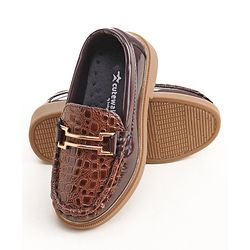 Cute Walk by Babyhug Slip On Loafer Shoes With Textured Design - Brown