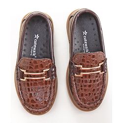 Cute Walk by Babyhug Slip On Loafer Shoes With Textured Design - Brown