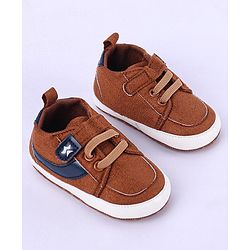 Cute Walk by Babyhug Velcro Closure Booties - Brown