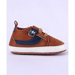 Cute Walk by Babyhug Velcro Closure Booties - Brown