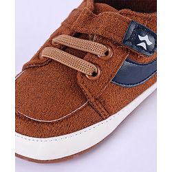 Cute Walk by Babyhug Velcro Closure Booties - Brown