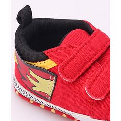 Cute Walk by Babyhug Booties Velcro Closure - Red