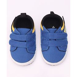 Cute Walk by Babyhug Booties Velcro Closure - Blue