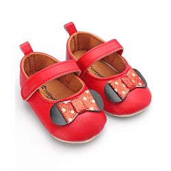 Cute Walk by Babyhug Velcro Closure Booties Bow Applique - Black