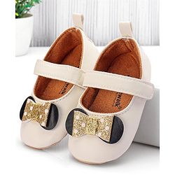 Cute Walk by Babyhug Velcro Closure Booties Bow Applique - Black