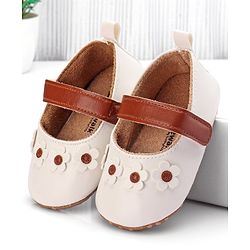 Cute Walk by Babyhug Velcro Closure Booties Flower Applique - White