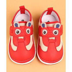 Cute Walk by Babyhug Casual Shoes with Velcro Closure & Applique - Red