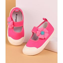 Cute Walk by Babyhug with Velcro Closure Casual Shoes Flower Applique - Fuschia
