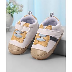 Cute Walk by Babyhug Velcro Closure Booties - Yellow