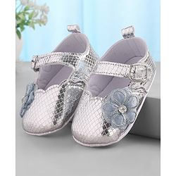 Cute Walk by Babyhug Clip Lock Closure Booties Floral Applique - Blue