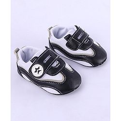 Cute Walk by Babyhug Colour Blocked Velcro Closure Booties - Black