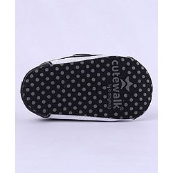 Cute Walk by Babyhug Colour Blocked Velcro Closure Booties - Black