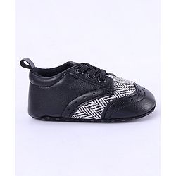 Cute Walk by Babyhug Chevron & Lace Detailing Slip On Booties - Black
