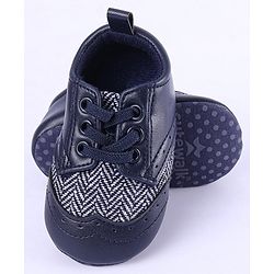 Cute Walk by Babyhug Chevron & Lace Detailing Slip On Booties - Black