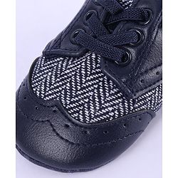 Cute Walk by Babyhug Chevron & Lace Detailing Slip On Booties - Black