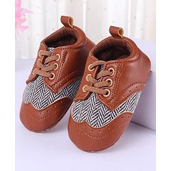 Cute Walk by Babyhug Chevron & Lace Detailing Slip On Booties - Black