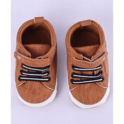 Cute Walk by Babyhug Velcro Closure Booties - Brown