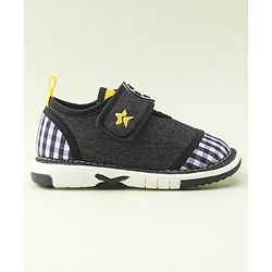 Cute Walk by Babyhug Musical Casual Shoes with Velcro Closure- Black