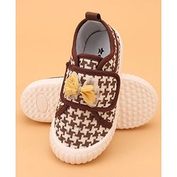 Cute Walk by Babyhug Velcro Closure Casual Shoes With Bow Applique - Coffee