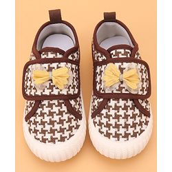 Cute Walk by Babyhug Velcro Closure Casual Shoes With Bow Applique - Coffee