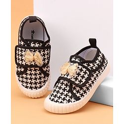 Cute Walk by Babyhug Velcro Closure Casual Shoes With Bow Applique - Black