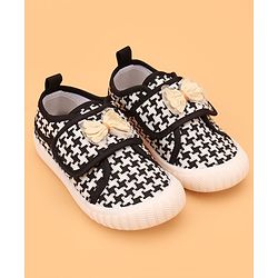 Cute Walk by Babyhug Velcro Closure Casual Shoes With Bow Applique - Black