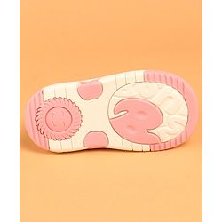 Cute Walk by Babyhug Velcro Closure Musical Casual Shoes With Kitty Applique - Pink