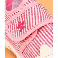 Cute Walk by Babyhug Velcro Closure Musical Stripe Casual Shoes - Pink