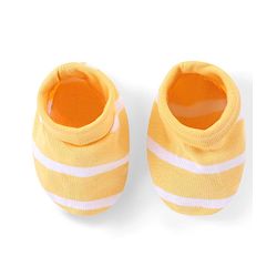 Babyhug 100% Cotton Knit Full Sleeves Onesies with Leggings and Cap Mittens Booties With Giraffe Print - Multicolor