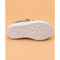 Cute Walk by Babyhug Solid Casual Shoes with Velcro Closure - Brown